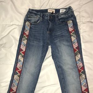 Brand new Driftwood Skinny Jeans